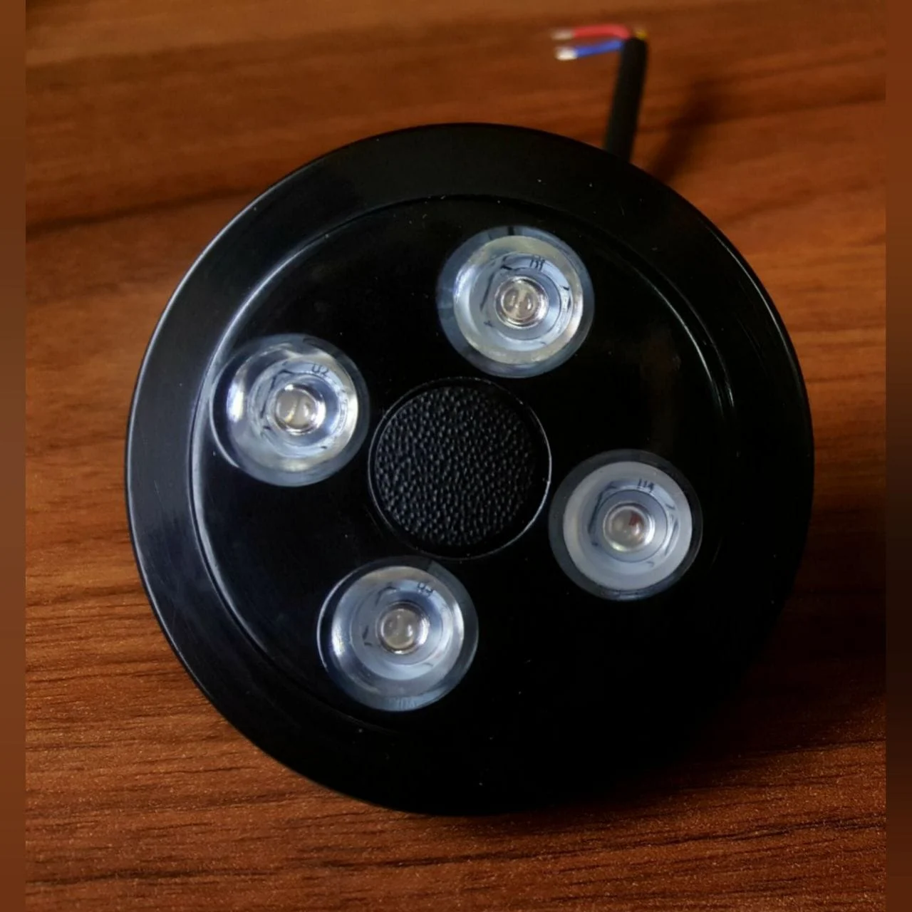 چراغ محوطه روکار گرد 4 لنز ضدآب 1 چراغ محوطه روکار گرد 4 لنز ضدآب