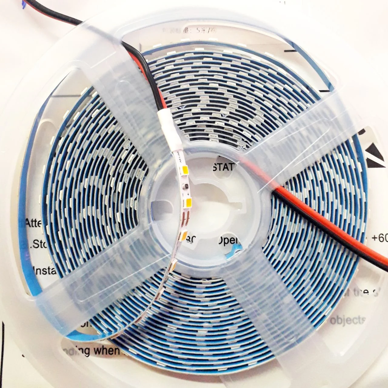 ال ای دی نواری 12 ولت انبه ای 5 متری 2 ال ای دی نواری 12 ولت انبه ای 5 متری