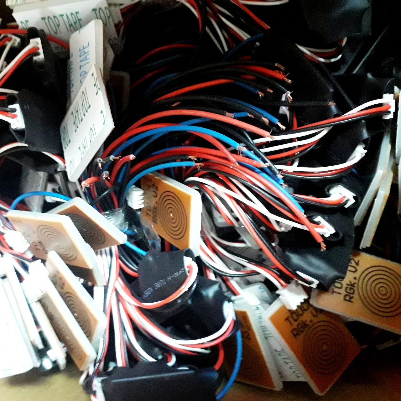 سنسور تاچ 220 ولت زیرسطحی چوب 2 سنسور تاچ 220 ولت زیرسطحی چوب